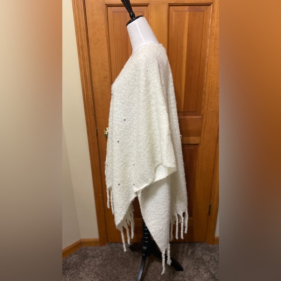 NWT Inc International Concepts Women's Embellished Wrap/Shawl - Picture 3 of 4